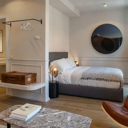 Suites Menaggio * メナッジョ