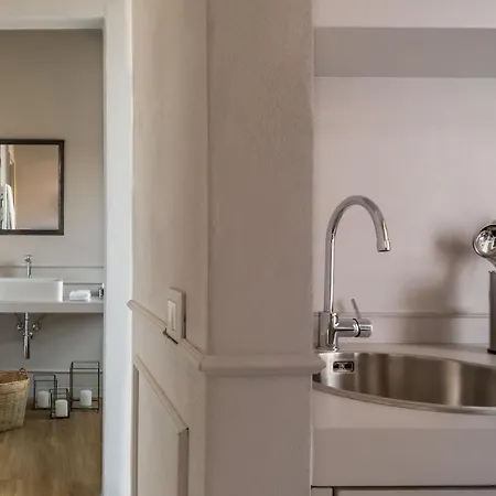 Suites Menaggio * メナッジョ