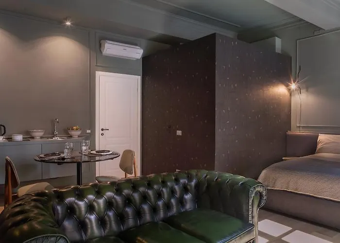 Suites Menaggio מנאג'יו