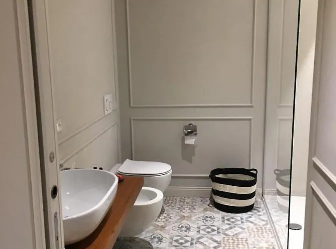 Suites Menaggio דירה *